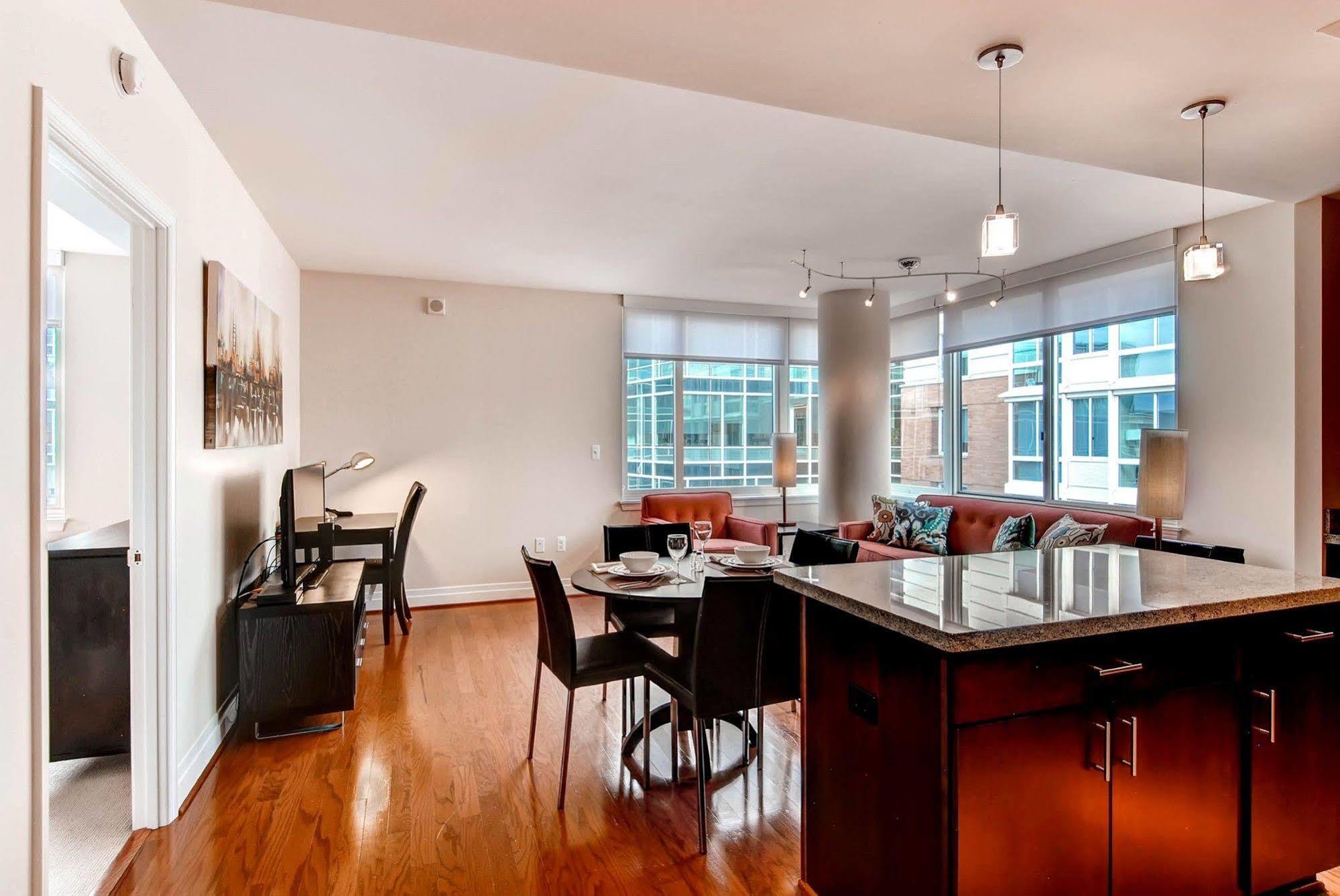 Global Luxury Suites At Toone Street Baltimore Eksteriør billede