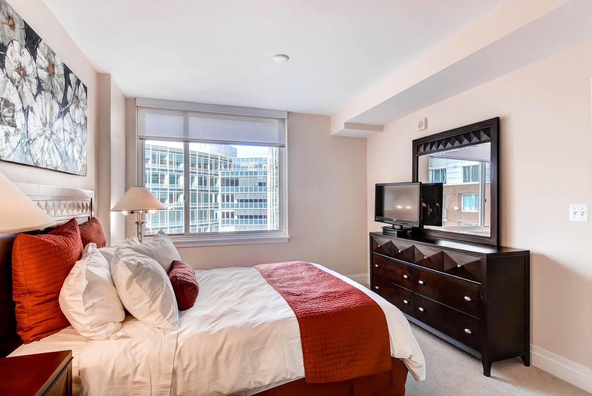 Global Luxury Suites At Toone Street Baltimore Eksteriør billede