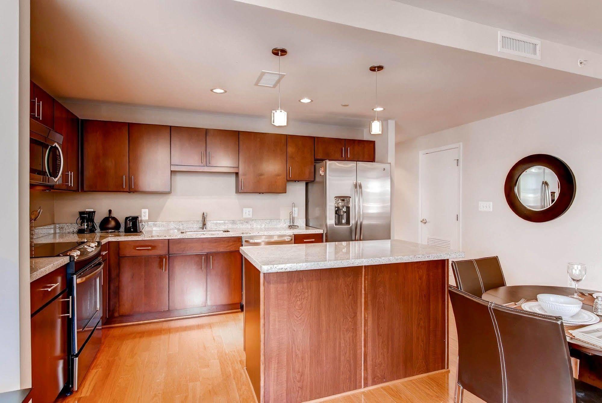Global Luxury Suites At Toone Street Baltimore Eksteriør billede