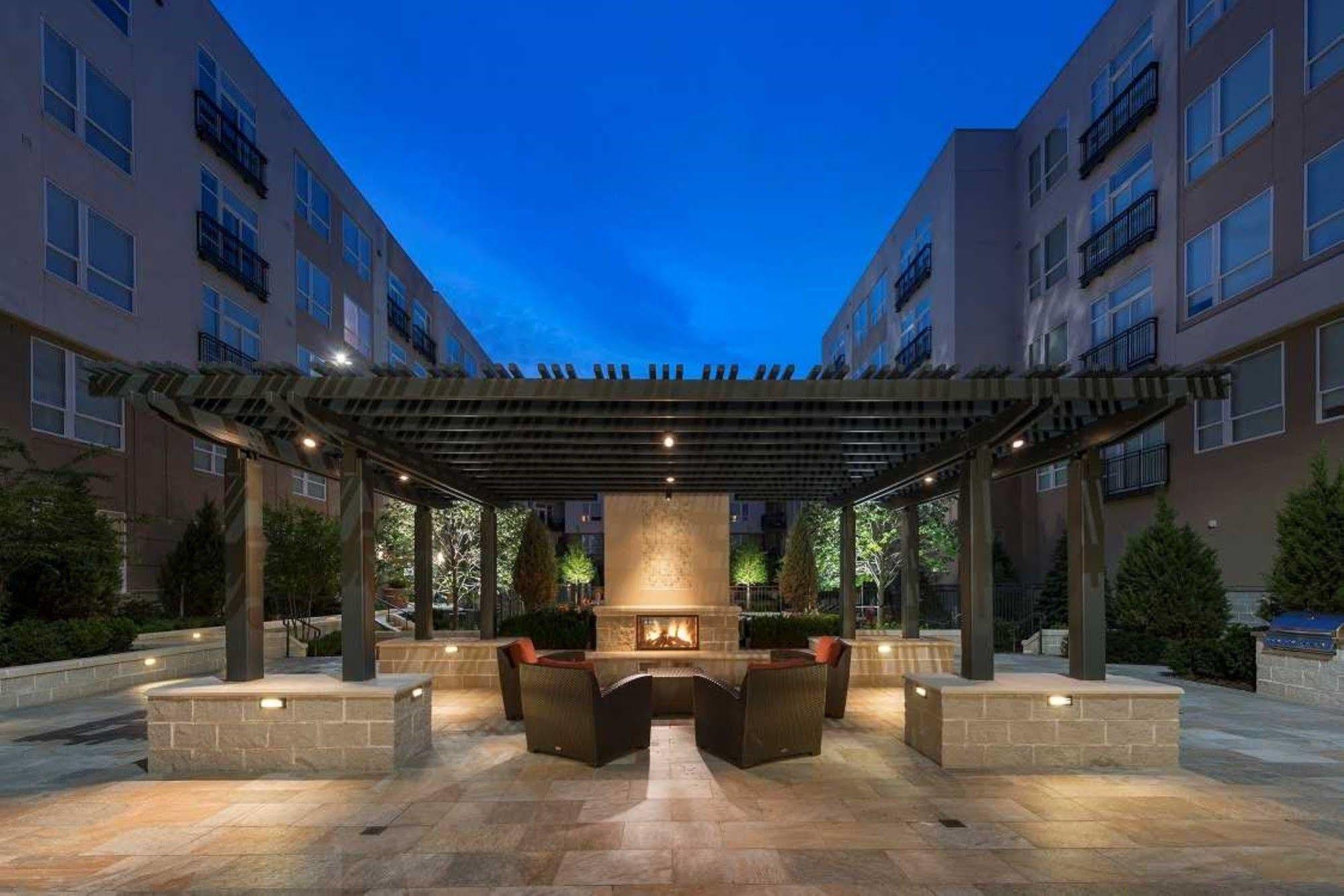 Global Luxury Suites At Toone Street Baltimore Eksteriør billede
